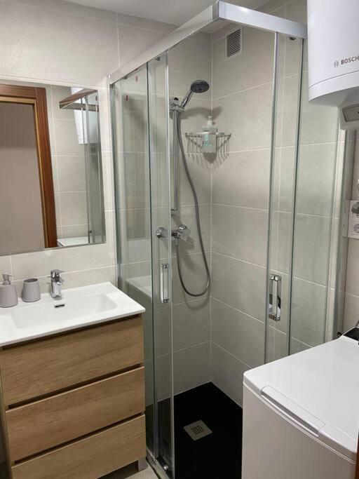 Beach And City Apartment A 50M De La Playa 푸엔히롤라 외부 사진