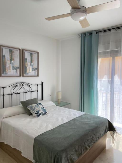 Beach And City Apartment A 50M De La Playa 푸엔히롤라 외부 사진