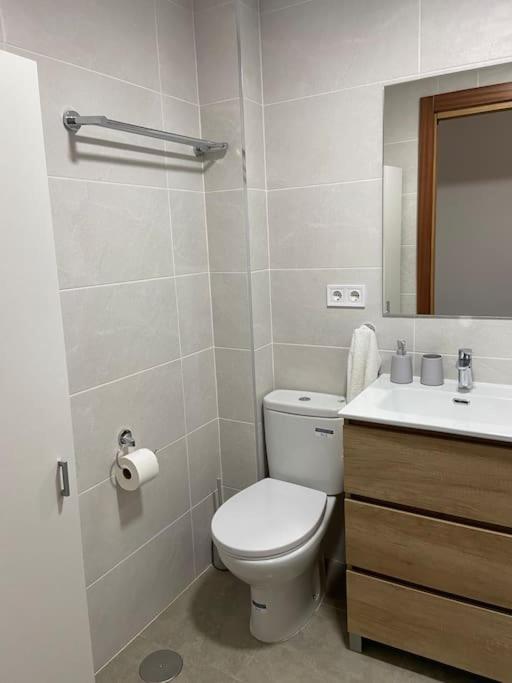 Beach And City Apartment A 50M De La Playa 푸엔히롤라 외부 사진