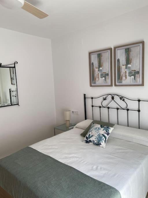 Beach And City Apartment A 50M De La Playa 푸엔히롤라 외부 사진