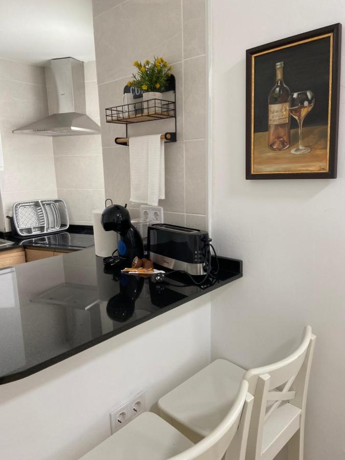 Beach And City Apartment A 50M De La Playa 푸엔히롤라 외부 사진
