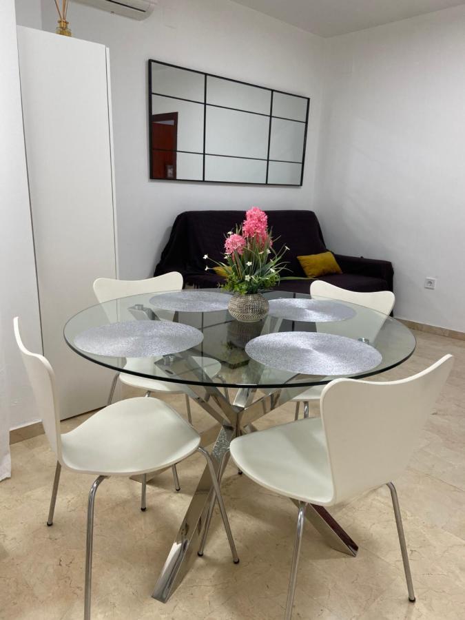 Beach And City Apartment A 50M De La Playa 푸엔히롤라 외부 사진