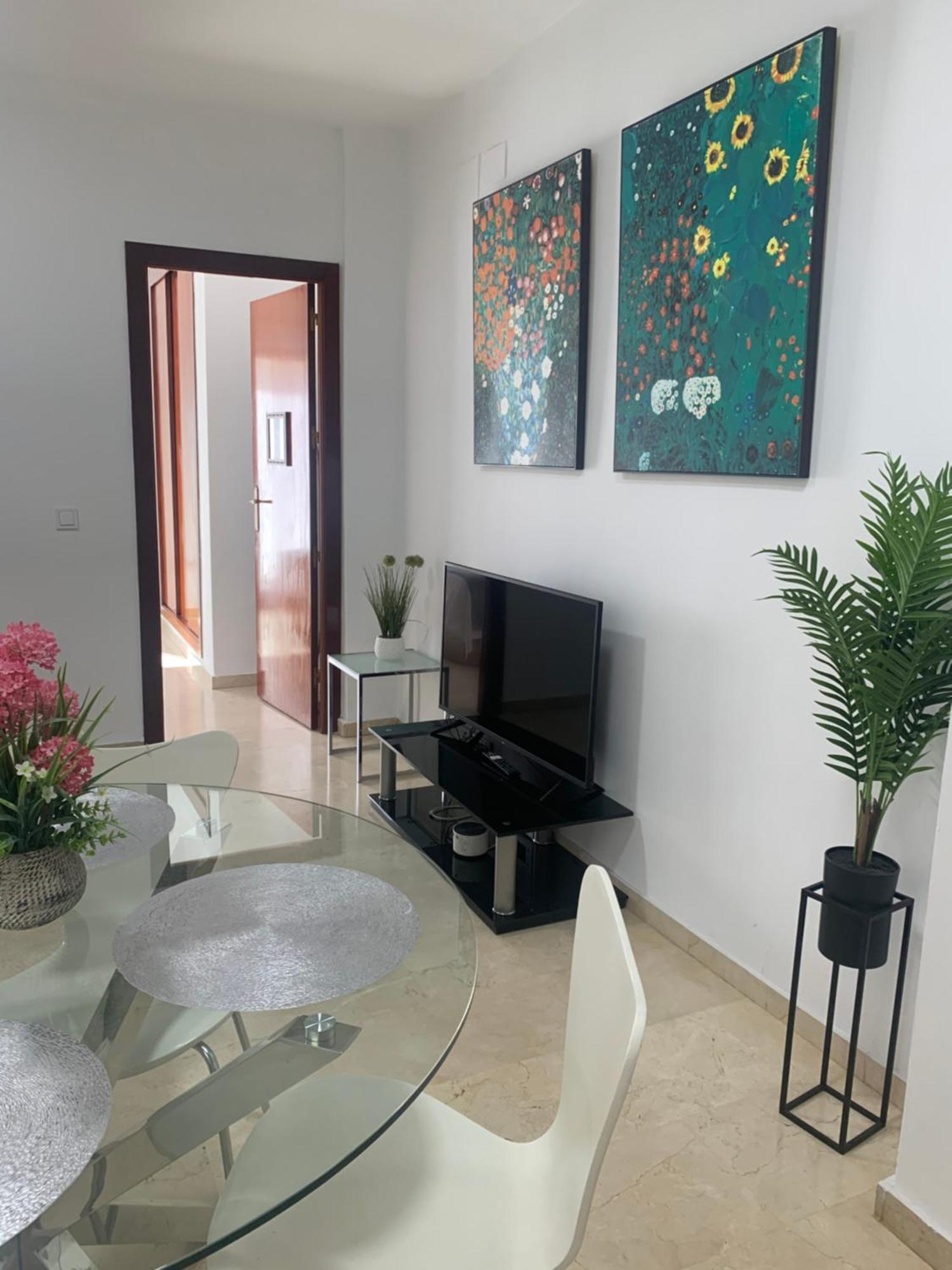 Beach And City Apartment A 50M De La Playa 푸엔히롤라 외부 사진